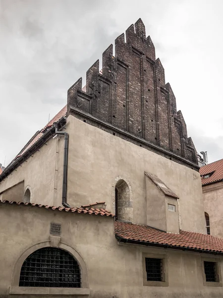 Gamla-nya synagogan i Prag — Stockfoto