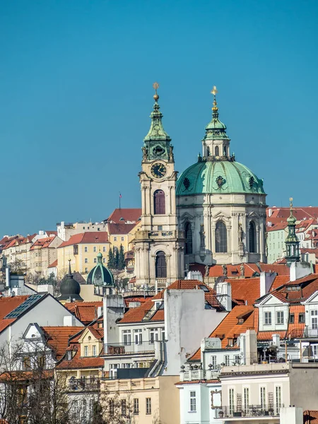 St.-Nikolaus-Kirche in Prag — Stockfoto