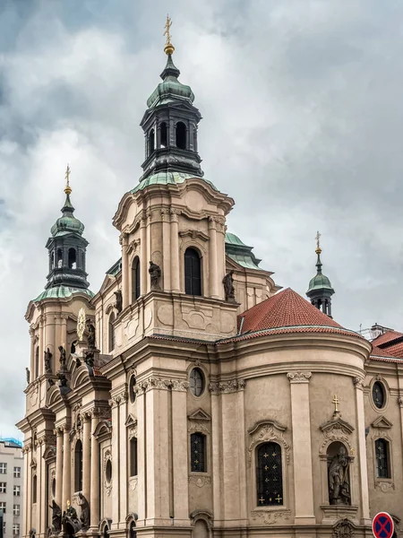 St. Nikolaus Kirche in praque — Stockfoto