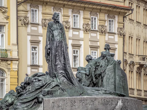 Jan Hus monument in Prague — Stock Photo, Image