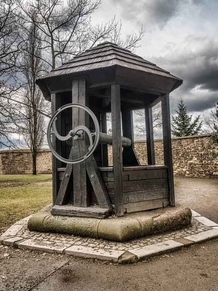 Old wooden well — Stock Photo, Image