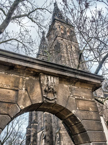 Iglesia de los Santos Pedro y Pablo en Vysehrad, Praga —  Fotos de Stock