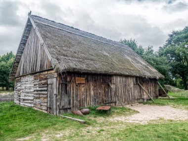 Eski ahşap ahır Kluki, Polonya