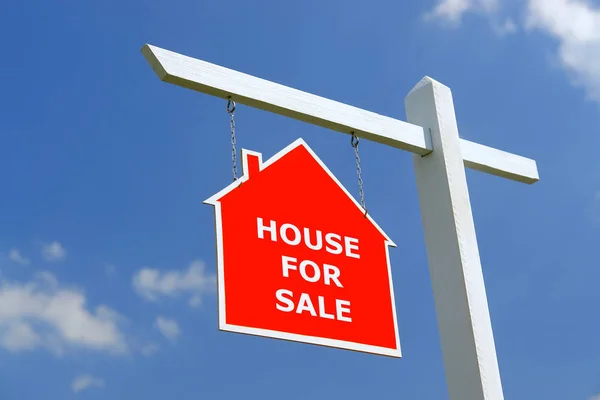 House for Sale signpost — Stock Photo, Image