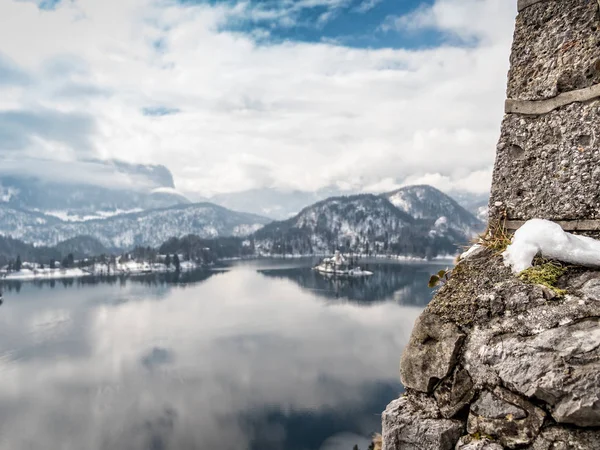 See blutete mit Marienkirche, Slowenien — Stockfoto