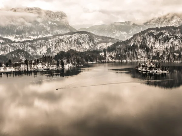 Lago Bled con la iglesia de Santa María, Eslovenia —  Fotos de Stock