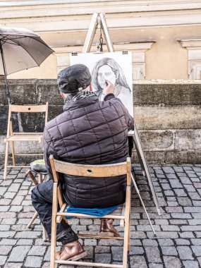 Karikatürist çizim kadın portre