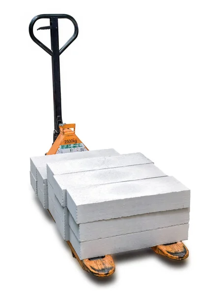 Autoclaved hücresel beton bloklarla transpalet — Stok fotoğraf