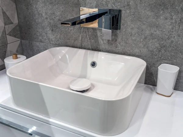 Lavabo de baño moderno — Foto de Stock