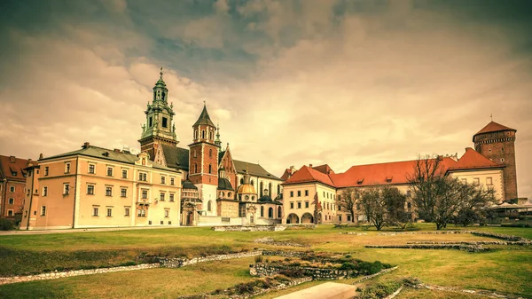 Panorama del Castillo de Wawel, Cracovia, Polonia —  Fotos de Stock