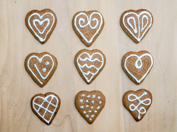 Biscuits en forme de coeur en pain d'épice de Noël — Photo