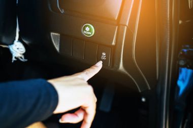 Vsc anahtarı arabada parmak sürücü açmak