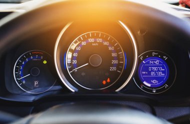 Hız ölçer tedbirleri ve görüntüler, araba kontrol paneli ekran simge göstergesi olduğunu