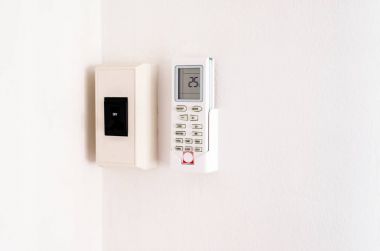 Uzaktan klima ve elektronik kırıcı-duvara off