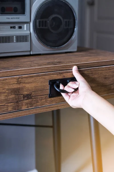 Caja Cajones Abierta Mano Mesa Madera Vintage Tonificado — Foto de Stock