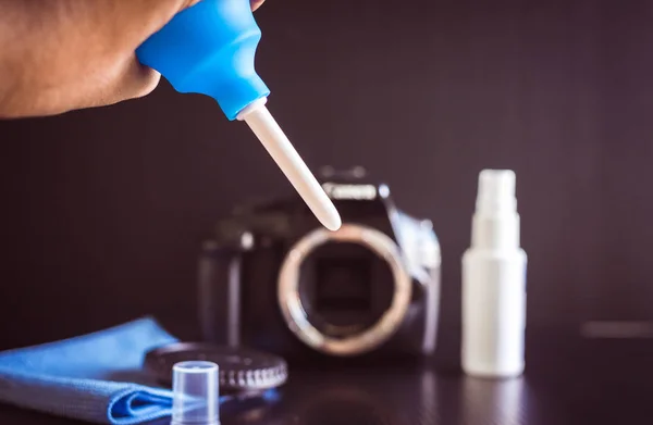 Conceito Limpeza Câmera Lense Vista Superior Com Espaço Cópia — Fotografia de Stock