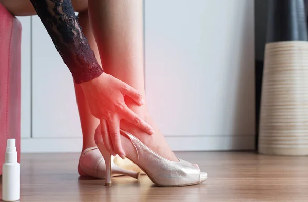 Woman Hands Taking High Heel Shoes Because Suffering Feet Pain — Stock Photo, Image