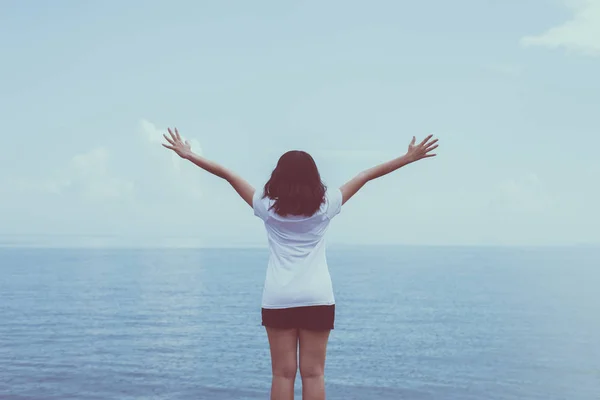 Happy Woman Standing Open Hands Sea Enjoying Nature Freedom Concept — 스톡 사진