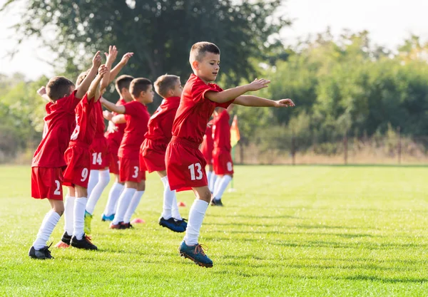 Equipe de futebol infantil — Fotografia de Stock