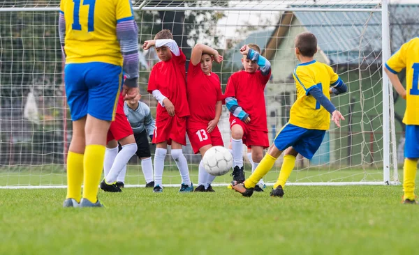 Boy Shooting at Goal — Stock Photo, Image