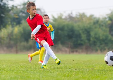 oğlan tekme futbol topu 