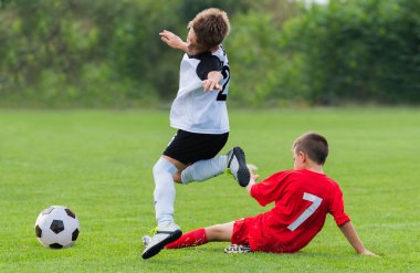  topu tekmeleme çocuklar 