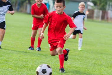 oğlan tekme futbol topu 