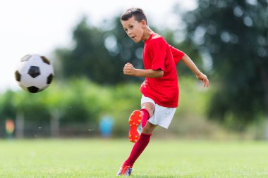 oğlan tekme futbol topu 