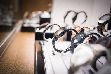 Saatler lüks mağaza