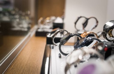 Saatler lüks mağaza