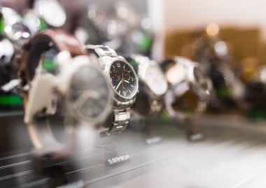 Saatler lüks mağaza