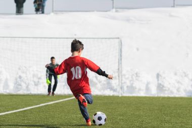 Çocuklar futbol Futbol Turnuvası - çocuk oyuncular üzerinde socc maç.
