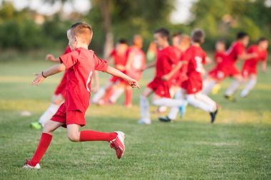 Çocuklar futbol futbol - çocuk oyuncu maçtan önce egzersiz 