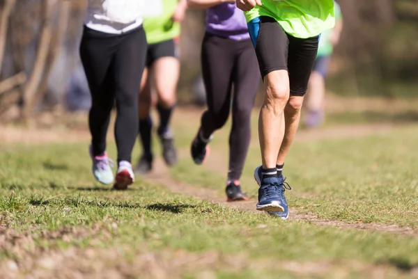 马拉松赛跑，人脚 — 图库照片