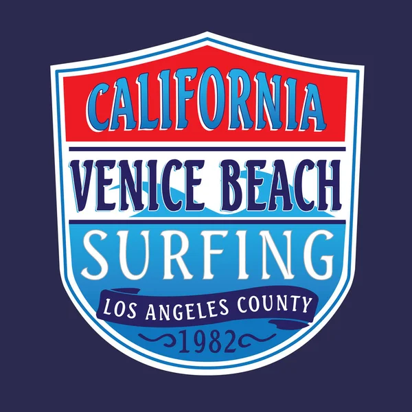 California Surf Typografie Shirt Afbeelding — Stockvector