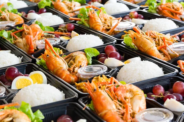 Scatole per pranzo di pesce in stile thailandese . — Foto Stock
