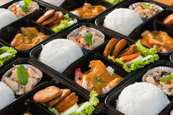 Thaise maaltijddozen. — Stockfoto