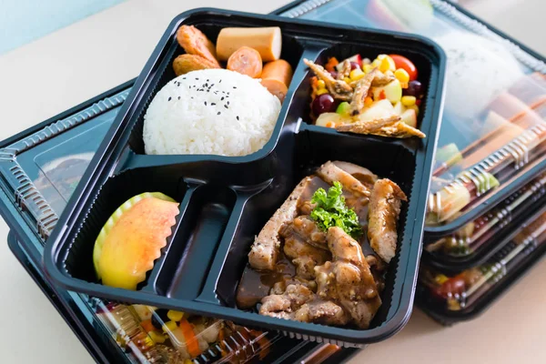 Thai lunch boxes in plastic packages. — Stock Photo, Image