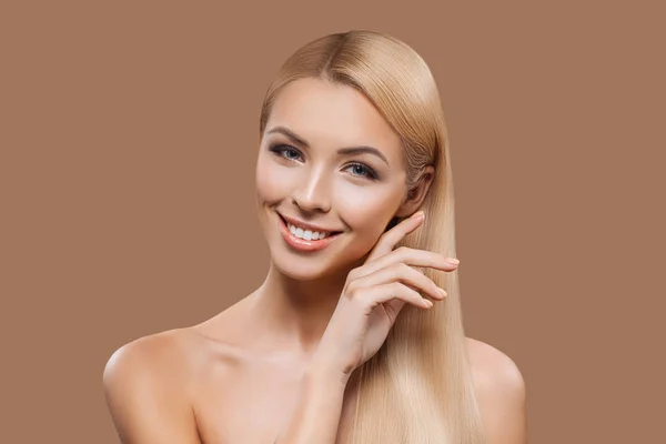 Attractive blonde woman — Stock Photo, Image