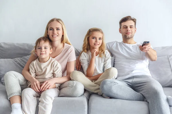 Assistindo filme — Fotografia de Stock