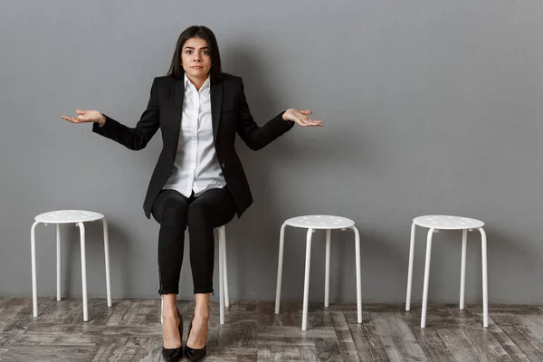 Shrug gesture — Stock Photo, Image