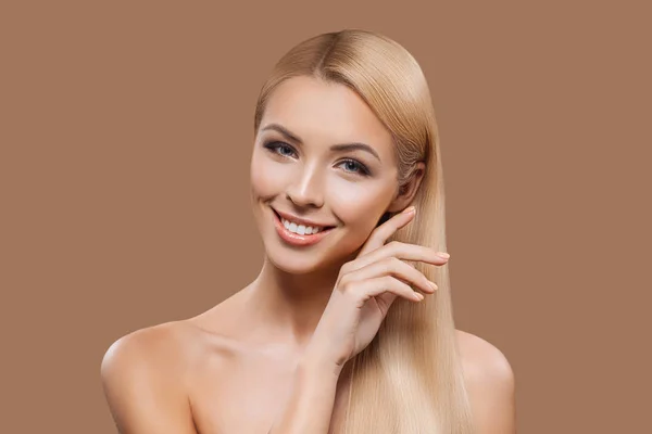 Attractive blonde woman — Stock Photo