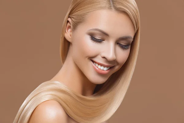 Beautiful blond model — Stock Photo