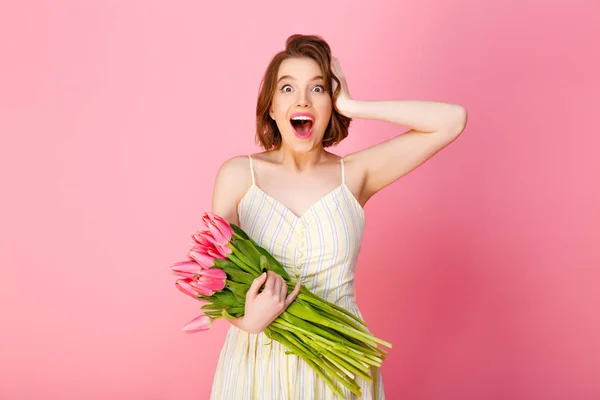 Mujer emocionada - foto de stock