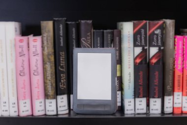 Vilnius, Litvanya - Nisan 2018 - ilgili bir kitap elektronik kitap