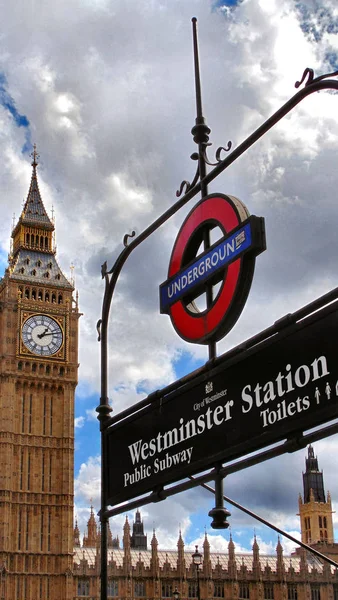 Segno della metropolitana inglese — Foto Stock