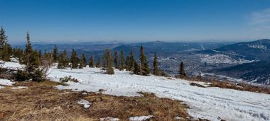 Dağ Shoria Tayga bahar