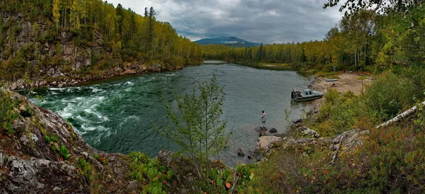Την ομορφιά του βουνού ποταμών της Σιβηρίας — Φωτογραφία Αρχείου