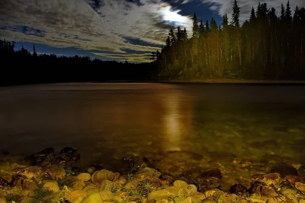 Noche de luna en Siberia —  Fotos de Stock