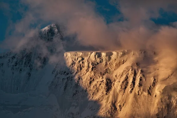 La montagna più alta della Siberia — Foto Stock